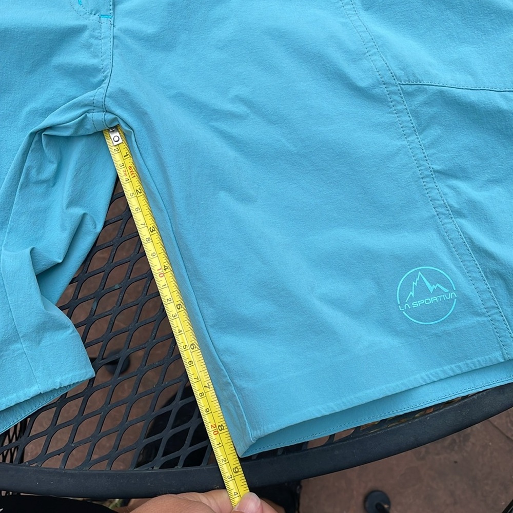 La Sportiva Women's Zen Bermuda light Blue Shorts - Picture 10 of 11